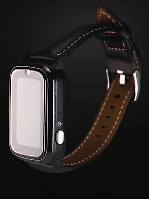 iTrackwatch black Edition side